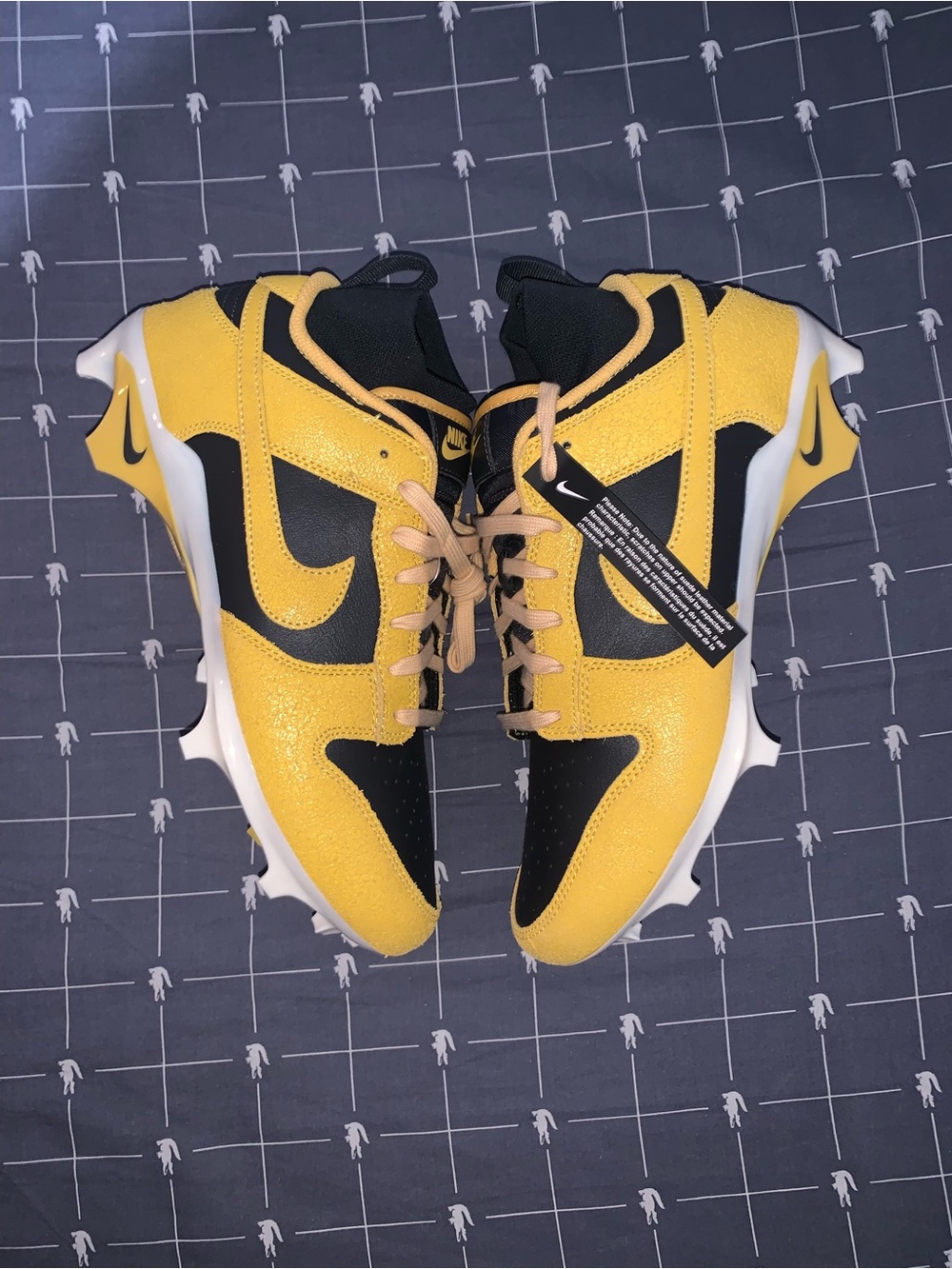 Nike Alpha Menace 4 Dunk SE Iowa Football Cleats HV6925-001 Size: 9 Men